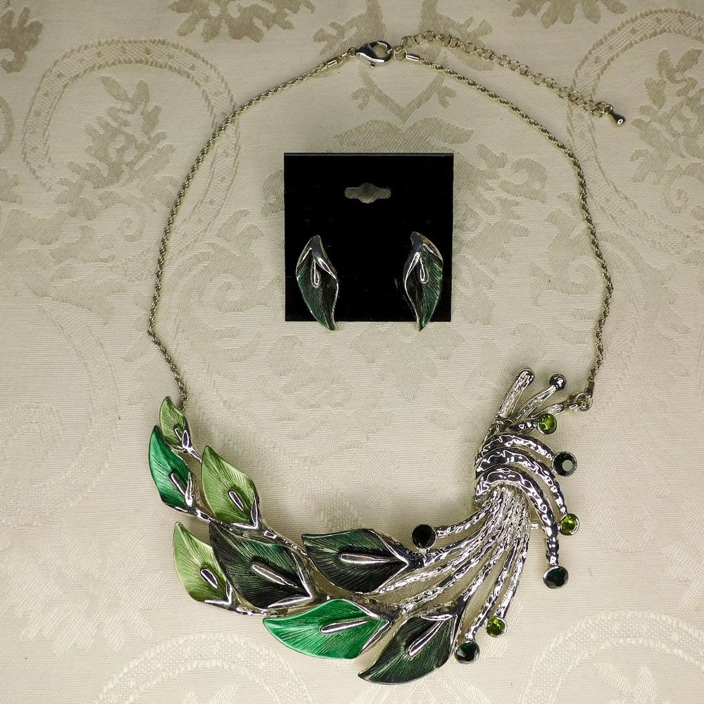 Cala Lillies in Greens Necklace and Earrings Set NWT Fashion Jewelry